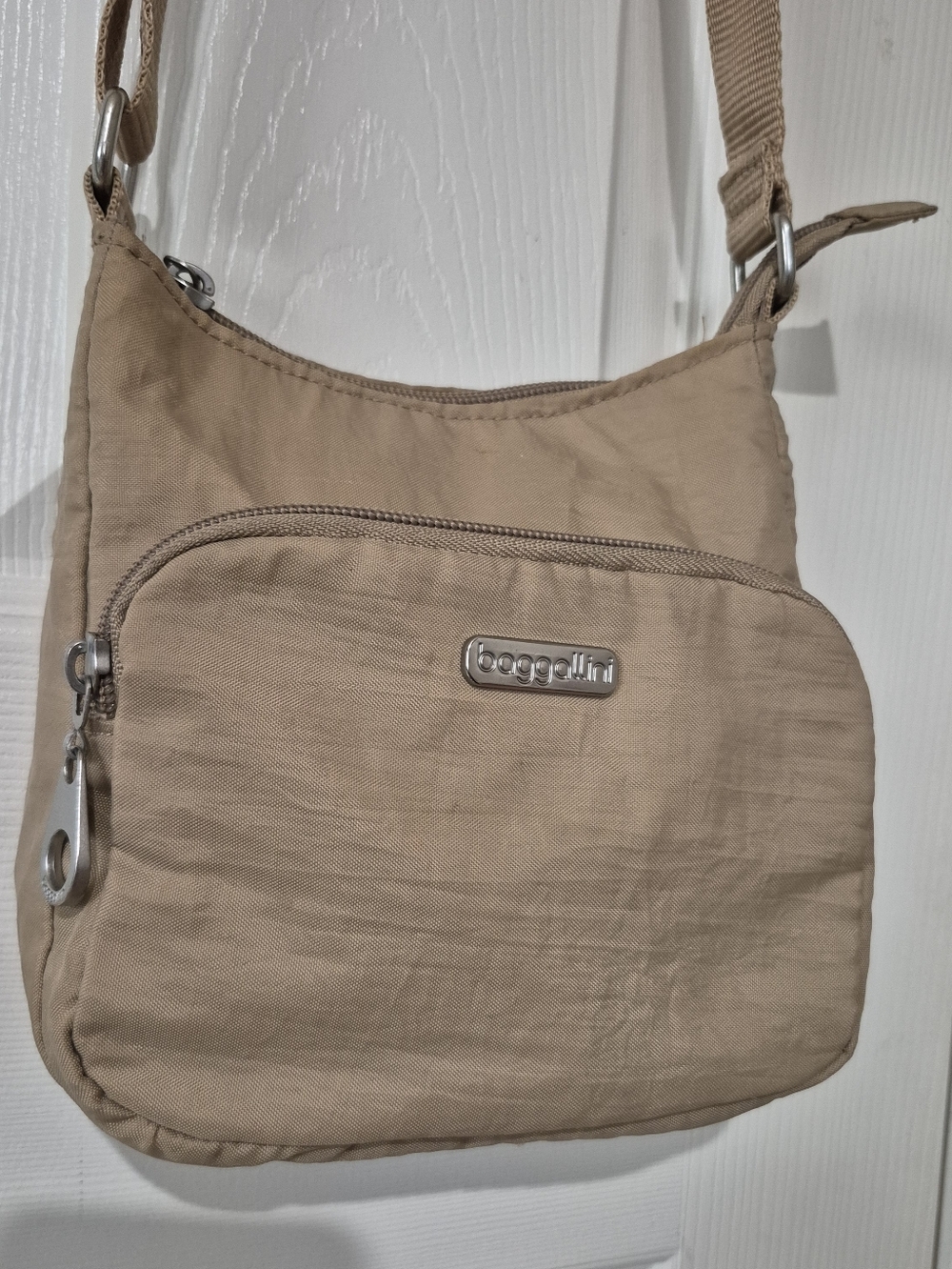 Baggallini Joey Mini Beige Nylon Crossbody Bag - Picture 2 of 12